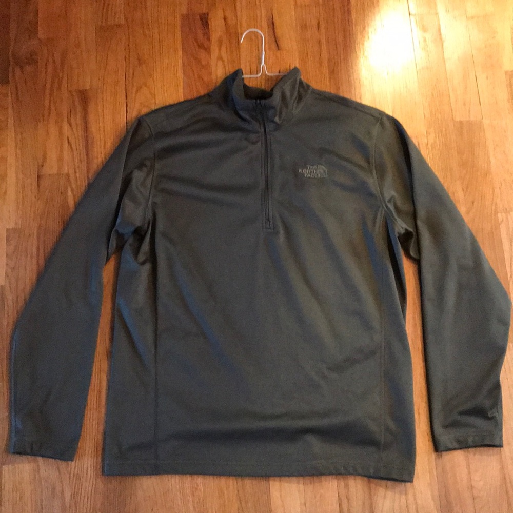 The North Face 1/4 zip Pullover. Lightly Used.